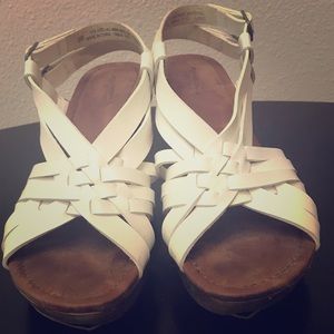 White and brown wedges.